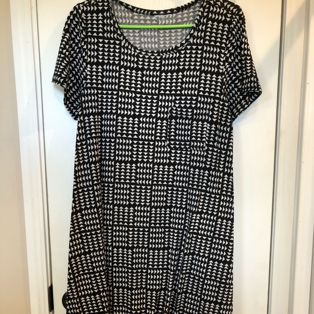 Medium Carly Lularoe
